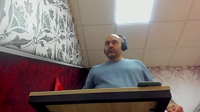 Snapshot of Gabriel_Harmant chatting on December 2, 1:46 pm Gabriel Harmant online show from December 2, 1:46 pm