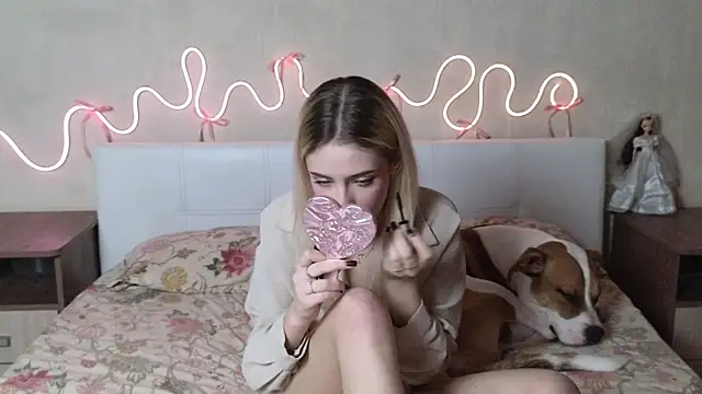 Betty Blamee online show from January 9, 9:23 am