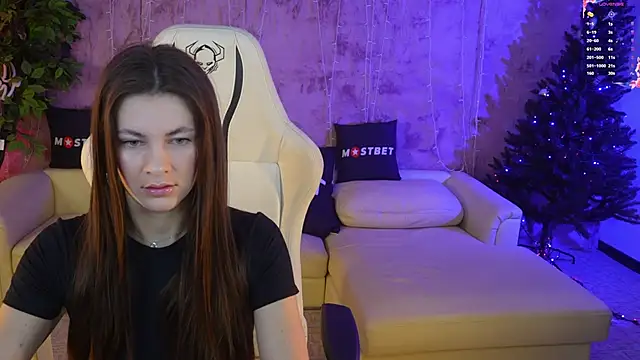 Julia  Star  online show from December 3, 7:43 am