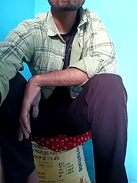 Snapshot of Piyush_2024 chatting on January 5, 7:17 am Piyush 2024 online show from January 5, 7:17 am