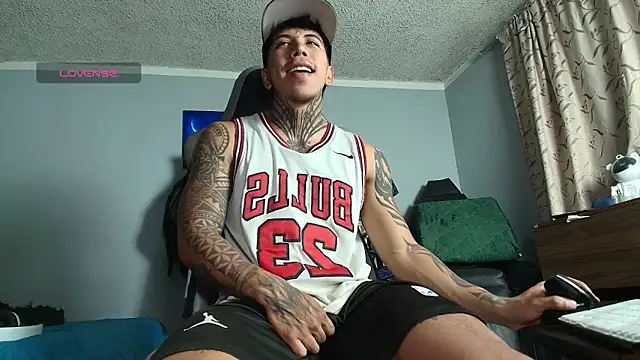 Nickhot0609 online show from April 15, 3:46 am