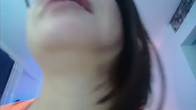 Snapshot of Madame_Shein_ chatting on January 11, 11:24 pm Madame Shein online show from January 11, 11:24 pm