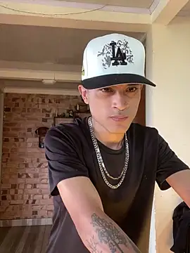 Snapshot of Edward_Milleer chatting on February 6, 7:39 pm Edward Milleer online show from February 6, 7:39 pm