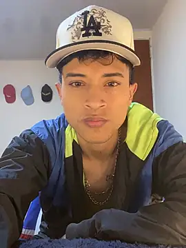 Snapshot of Edward_Milleer chatting on March 1, 5:09 am Edward Milleer online show from March 1, 5:09 am