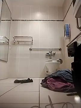 Snapshot of axelongshaft69 chatting on December 3, 11:36 pm axelongshaft69 online show from December 3, 11:36 pm