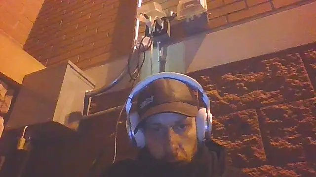 axelongshaft69 online show from April 2, 10:24 am