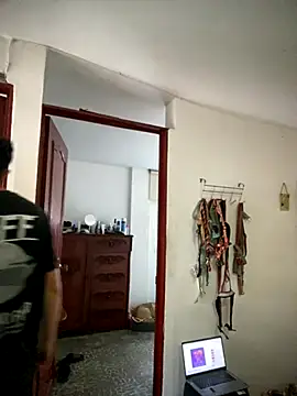 Jestebanano online show from September 11, 1:55 pm