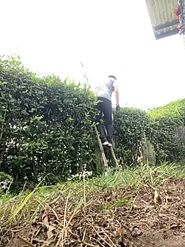 Jestebanano online show from November 29, 3:15 pm