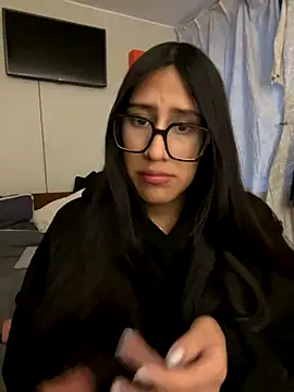 AleFantasy0001 online show from October 29, 4:15 am