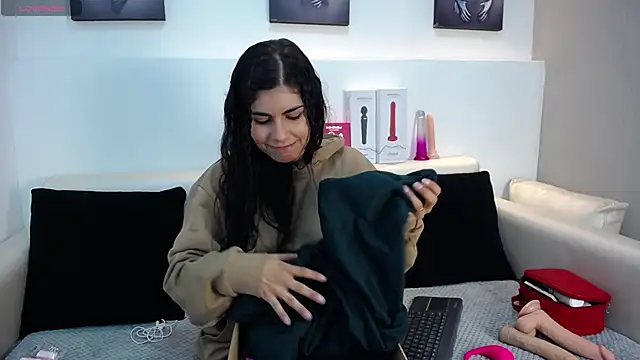 Melodi Roux online show from April 7, 1:44 pm