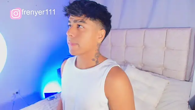 Snapshot of kiing_azahell chatting on June 6, 12:49 am kiing azahell online show from June 6, 12:49 am