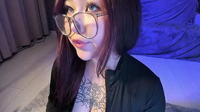 Yuriko May online show from February 9, 7:30 pm