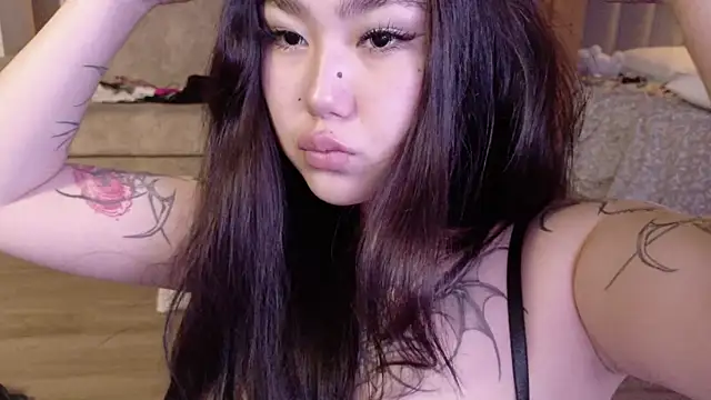 Yuriko May online show from October 3, 4:15 pm