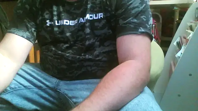 Snapshot of Tipute1987 chatting on October 9, 6:17 pm Tipute1987 online show from October 9, 6:17 pm