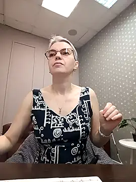 Cutie Erikaa1 online show from December 3, 2:41 am