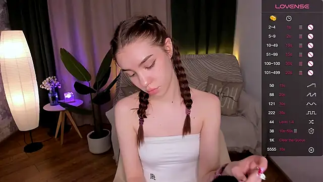 MilliBrown  online show from February 19, 3:05 pm