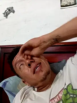 Snapshot of Valentino_hotboy chatting on October 27, 3:32 am Valentino hotboy online show from October 27, 3:32 am
