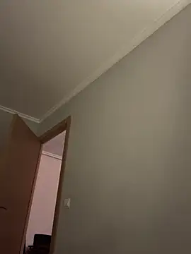 Snapshot of IamCrystal2 chatting on December 10, 10:16 pm IamCrystal2 online show from December 10, 10:16 pm