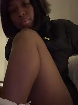 Snapshot of IamCrystal2 chatting on December 29, 9:20 pm IamCrystal2 online show from December 29, 9:20 pm