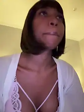 Snapshot of IamCrystal2 chatting on January 3, 6:46 pm IamCrystal2 online show from January 3, 6:46 pm