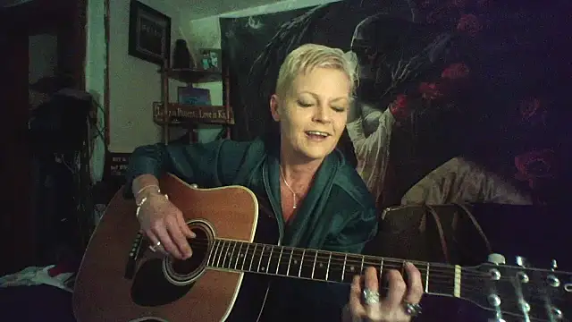 Snapshot of jadegilf1 chatting on April 6, 6:42 pm jadegilf1 online show from April 6, 6:42 pm