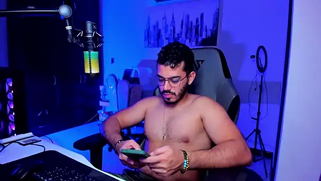 BrunoD31 online show from December 20, 2:29 am