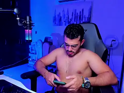 Snapshot of BrunoD31 chatting on January 17, 5:34 am BrunoD31 online show from January 17, 5:34 am