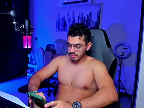 Snapshot of BrunoD31 chatting on January 18, 2:48 am BrunoD31 online show from January 18, 2:48 am