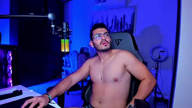 Snapshot of BrunoD31 chatting on January 19, 4:27 am BrunoD31 online show from January 19, 4:27 am