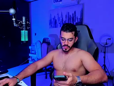 Snapshot of BrunoD31 chatting on February 2, 3:49 am BrunoD31 online show from February 2, 3:49 am