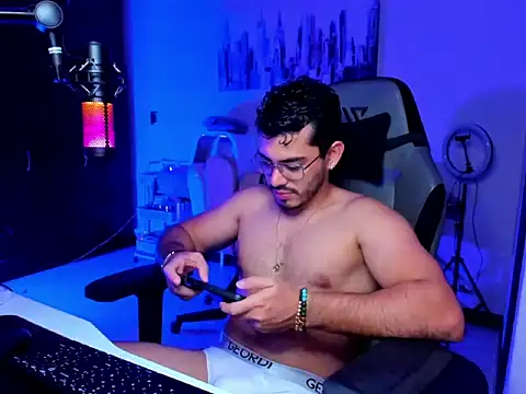 Snapshot of BrunoD31 chatting on February 11, 5:01 am BrunoD31 online show from February 11, 5:01 am