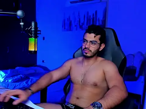 Snapshot of BrunoD31 chatting on February 20, 4:53 am BrunoD31 online show from February 20, 4:53 am