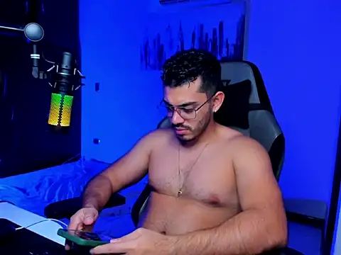 Snapshot of BrunoD31 chatting on February 27, 4:23 am BrunoD31 online show from February 27, 4:23 am