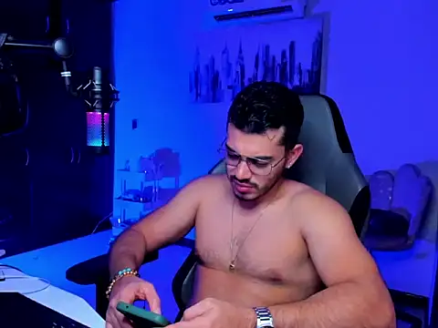 Snapshot of BrunoD31 chatting on March 1, 3:19 am BrunoD31 online show from March 1, 3:19 am