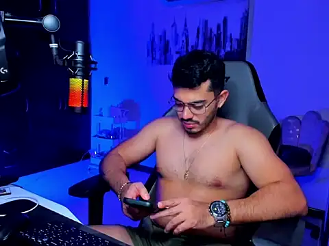 Snapshot of BrunoD31 chatting on March 2, 4:58 am BrunoD31 online show from March 2, 4:58 am