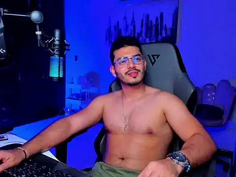 Snapshot of BrunoD31 chatting on March 2, 5:08 am BrunoD31 online show from March 2, 5:08 am