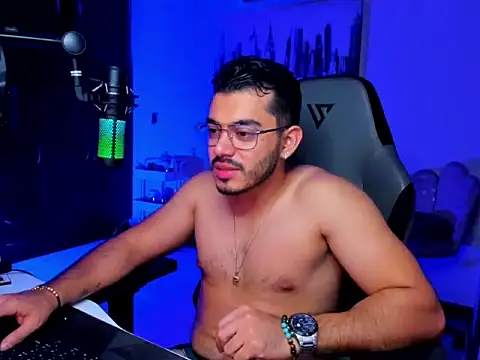 Snapshot of BrunoD31 chatting on March 4, 3:45 am BrunoD31 online show from March 4, 3:45 am