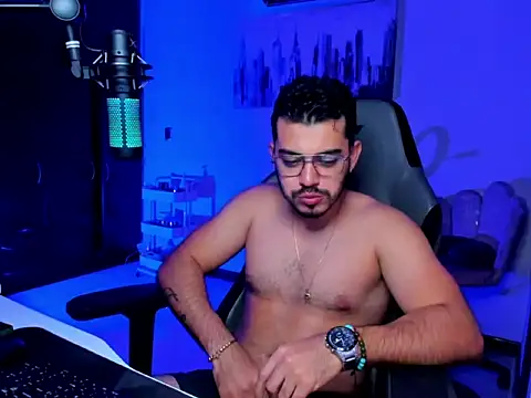 Snapshot of BrunoD31 chatting on March 9, 5:11 am BrunoD31 online show from March 9, 5:11 am