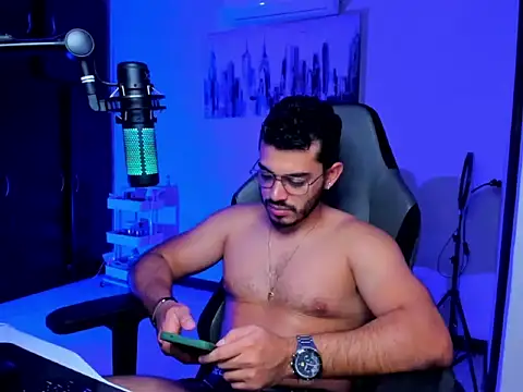 Snapshot of BrunoD31 chatting on March 14, 5:46 am BrunoD31 online show from March 14, 5:46 am