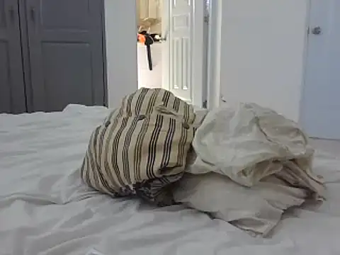 Snapshot of adele-33 chatting on March 1, 7:15 pm adele-33 online show from March 1, 7:15 pm