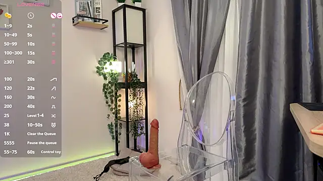 Lella Ryann  online show from February 14, 7:12 pm