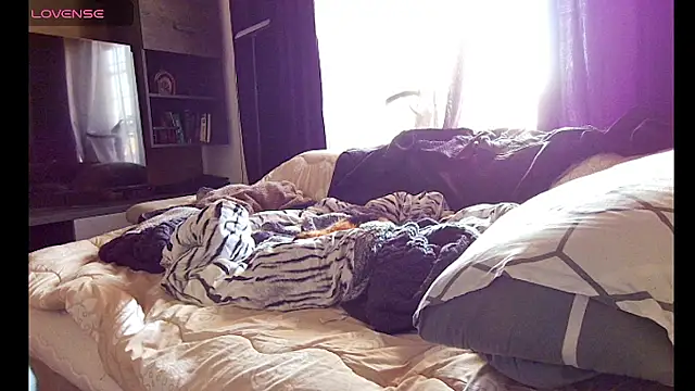 snowpanter online show from February 17, 7:47 am