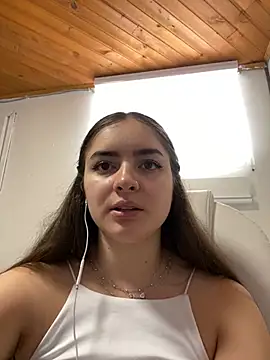 imlindapink online show from February 12, 2:32 pm