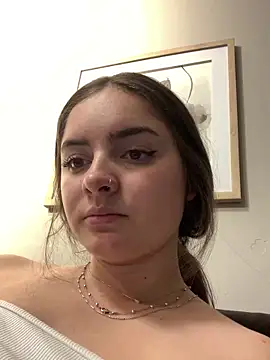 imlindapink online show from February 21, 6:15 pm