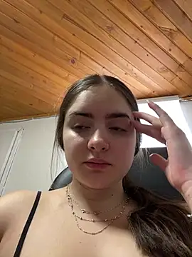 imlindapink online show from March 9, 6:00 pm