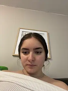 imlindapink online show from March 18, 8:04 pm