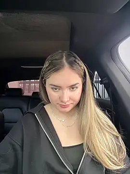 imlindapink online show from September 9, 4:50 pm