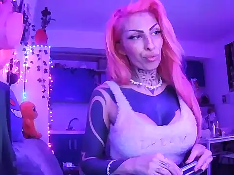 Snapshot of bambolinaofficial chatting on March 25, 11:22 pm bambolinaofficial online show from March 25, 11:22 pm