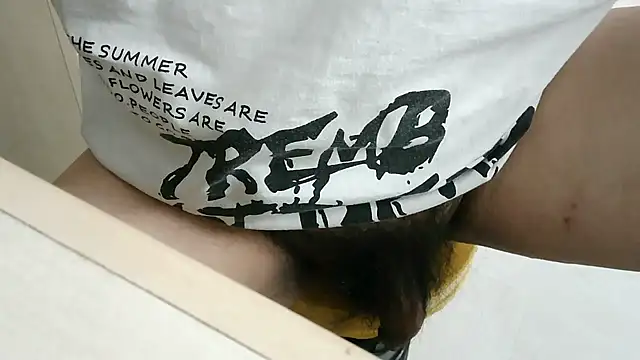 Snapshot of XiaoGuoGuo284512 chatting on October 31, 10:11 pm XiaoGuoGuo284512 online show from October 31, 10:11 pm