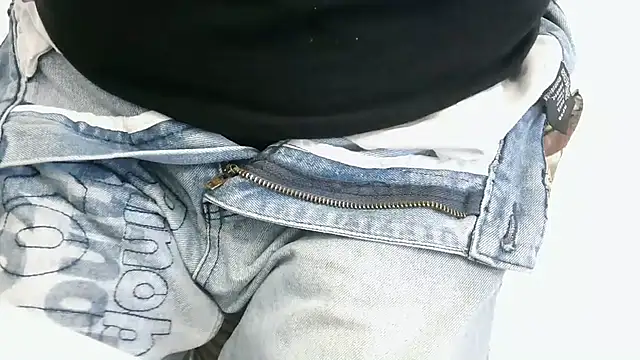 Snapshot of XiaoGuoGuo284512 chatting on November 28, 4:37 am XiaoGuoGuo284512 online show from November 28, 4:37 am